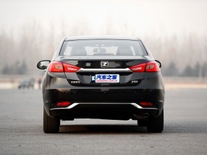 众泰汽车 众泰Z500 2015款 1.5T 手动尊贵型