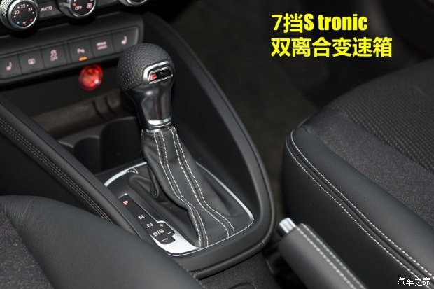 奥迪(进口) 奥迪A1 2016款 30 TFSI Sportback S Line运动版