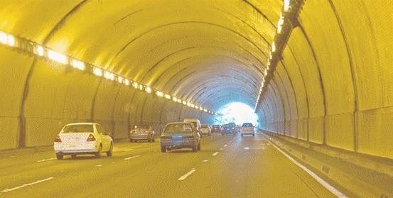 隧道里开车可不只是“黑”那么简单
