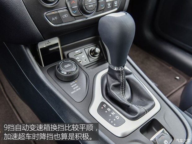 广汽菲克Jeep 自由光 2016款 2.4L 全能版