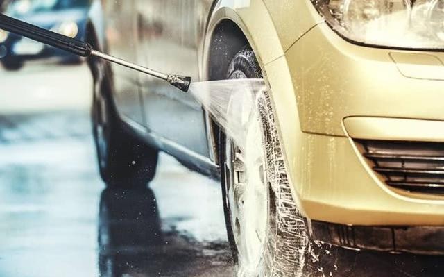车脏了该洗车，但什么时候不能洗车呢？