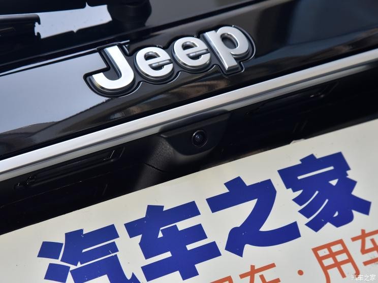 广汽菲克Jeep 指挥官PHEV 2020款 2.0T 混动进享版