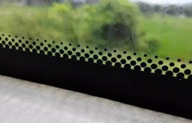 车窗上为什么有小黑点 它的作用你知道吗