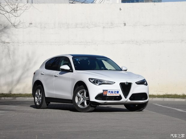 阿尔法·罗密欧 Stelvio 2017款 2.0T 200HP 精英版